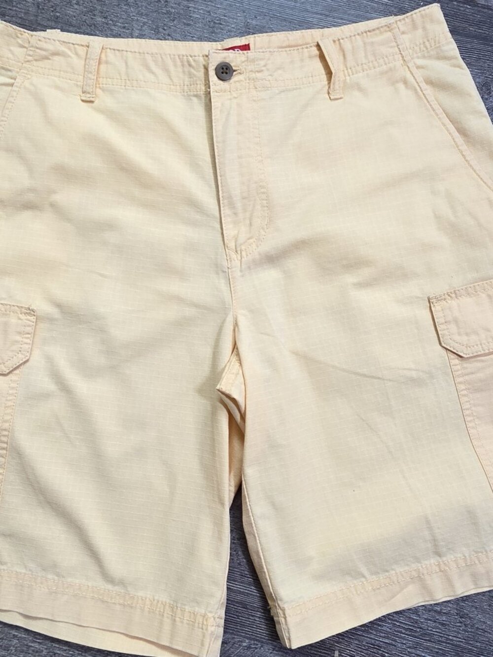 Izod Cargo Shorts - Yellow w/Side Flap Utility Pockets Sz 34